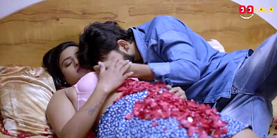 Padoshvali Babhi Ki Chuday in Bedroom