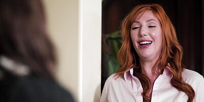 Lauren's VR experience turn into lesbian threesome