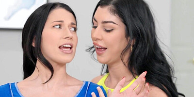 Big ass dyke scissoring her 69 loving GF with vibrator