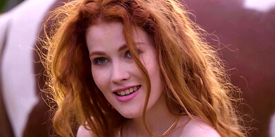 All natural redhead babe posing naked