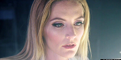 Lezdom lesbian seduces trapped dyke b4 making her pussy wet