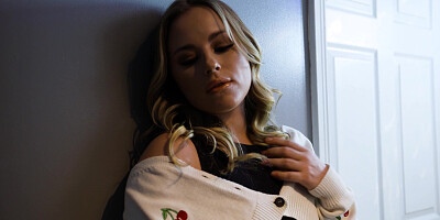 Blondie fucked hard by a horny mechanic