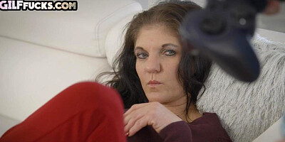 Wild mature penetrated by thick dick in wet pussy hole