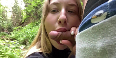 Girlfriend gets a facial in the woods