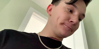Inked amateur queer fingers and licks GFs pussy at home