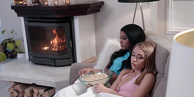 Sinful Black dyke licks GFs pussy in sensual sapphic sex