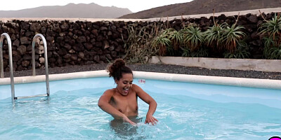 Perfect ass black teen posed outdoor