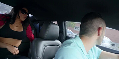 Nympho busty MILF pussyfucked outdoor in the car by big cock