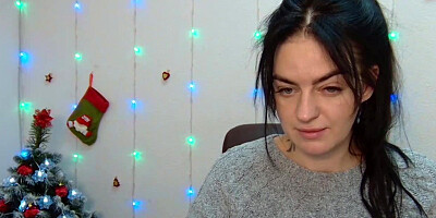 Amateur babe on webcam on Xmass Eve