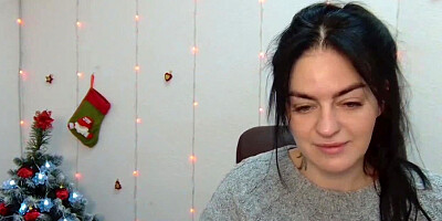 Amateur babe on webcam on Xmass Eve