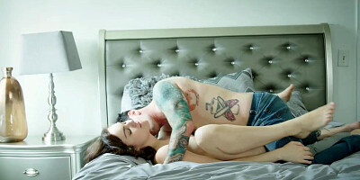 Sexy Faired Skinned Brunette Freya Parker Gets Cunnillingus From Hitman