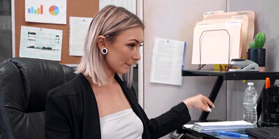 Short fellow fuck IR lover perv secretary in the office