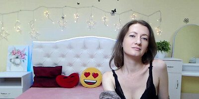 Amateur flashing boobs in bra