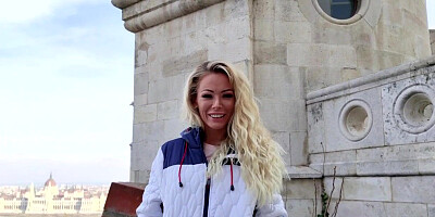 Blonde whore gets fingered