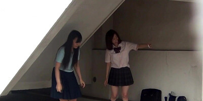 Bad behaved teens peeing