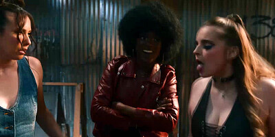 Battling it out with lesbian sex instead