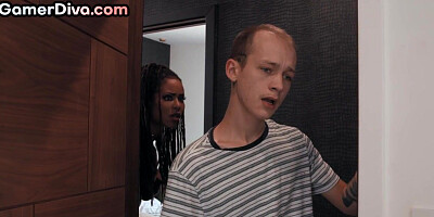 Gaming ebony dyke toying and pussyeating her bigbooty GF