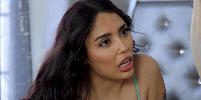 Dyke slut seduces perverted lez bitch and eats hairy pussy