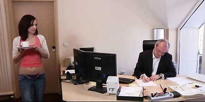 Amazing Leila Smith - pornstar video - Oldje