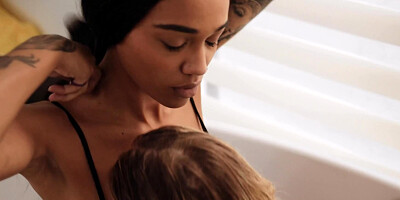 Scarlett Sage practices her sex skills with black GF Julie Kay