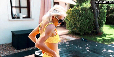 Watch good-looking Zazie Skymm's trailer