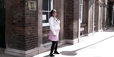 Flirtatious wench at restroom xxx
