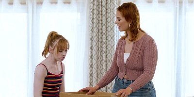 Madi offers Siri a hug which lead to sex