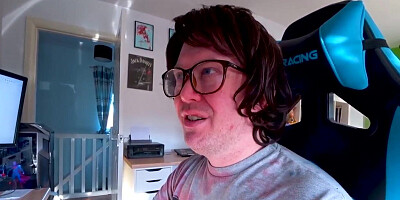 Horny nerd watches BBW masturbate