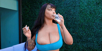 Bigbooty ebony perverted babe enjoys fucking on BWC