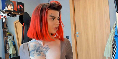 Solo Tattooed Lady Masturbate Until Orgasm