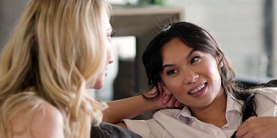 Teen babe pussy licking lesbian stepmom