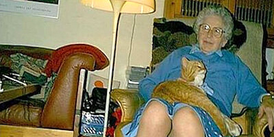 Old grandma with long boobs masturbates her cunt