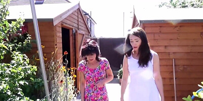 British cougar gets pussy railed