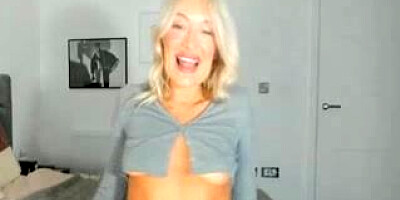 Blonde Hot Babe Fucks Herself Using Her Dildo