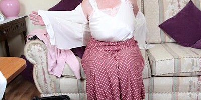 OMAGEIL Fat old women in old clothes