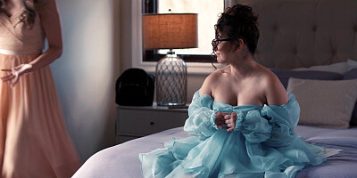 Gizelle Blanco making out with lesbian