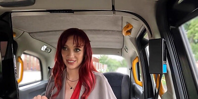 Skinny amateur taxi slut fucked outdoor in cab by taxi guy