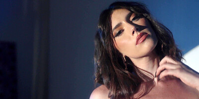 Babe waited new year in diamond lingerie