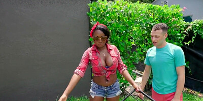 Short peeping tom pussypounding black MILF