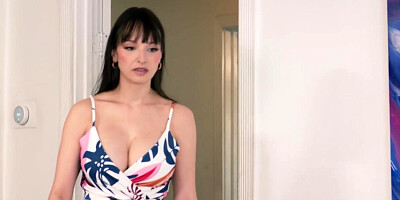 Lexi got aroused by stepdaughter Liz