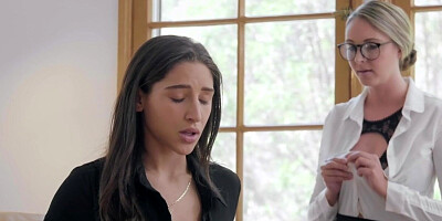 Lesbian secretary scissoring and pussyeating her boss