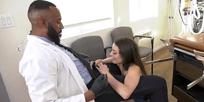 Petite Girl Kylie Quinn Eats Her Gynecologist's Jovan Jordan BBC