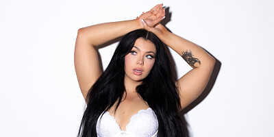 Curvy brunette girl strips naked and plays with her cunt