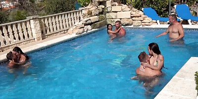 Babe trailer with ingenious Peter Stallion and Massy Sweet from Family Screw