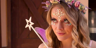 Small-tittied teen makes it with the guy who tricks her into sex