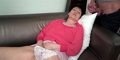Blowbjob Granny fucked in old cunt by stud till cum in mouth