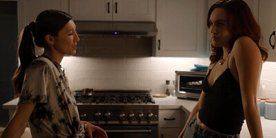 Liz Jordan tumbles upon stepmoms making out