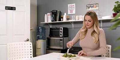 Emma reveals that she cant eat nuts