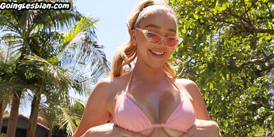 Dyke bae seduces perverted lesbo lady b4 eating her pussy