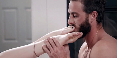 Lucas Frost Eats His Skinny Stepsister Andi Rose's Trimmed Pussy